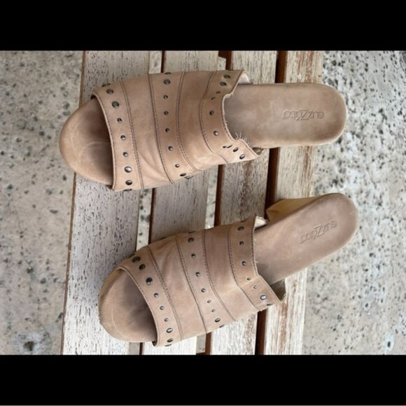 Beige Studded Open-Toe Suede Clogs Suzzato Women's Size 9 - Picture 2 of 9